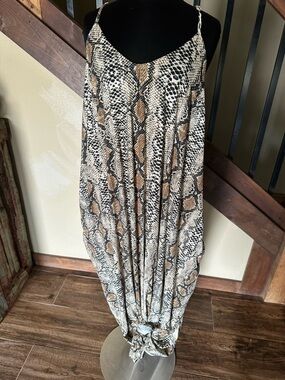 XL Entro Maxi Snake-Print Slip Dress in Black, Oversize, soft, flowy material.